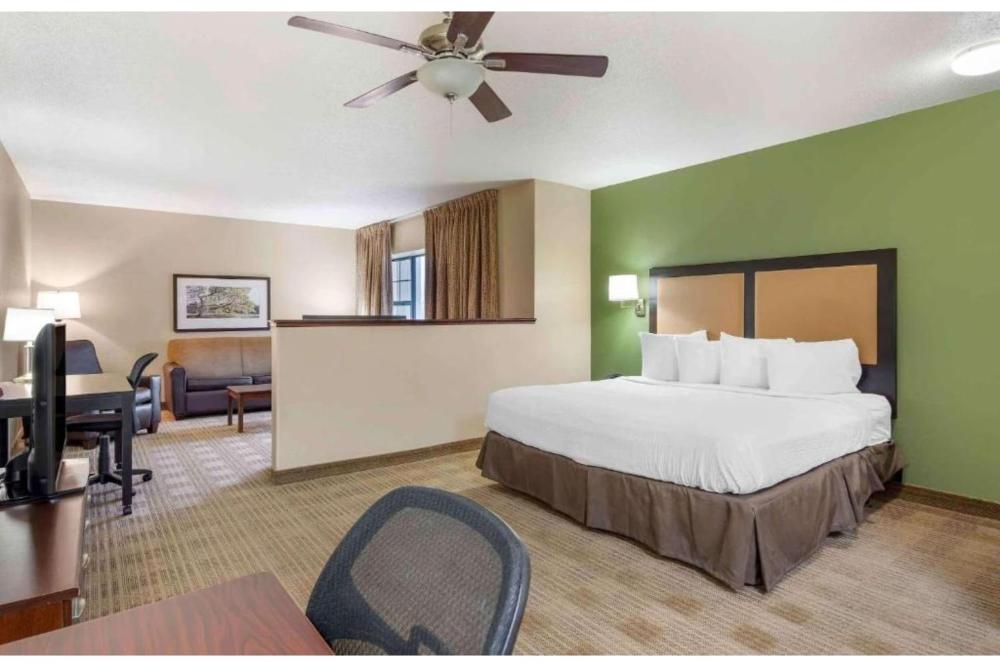 Studio 6 Extended Stay Chicago Lisle IL