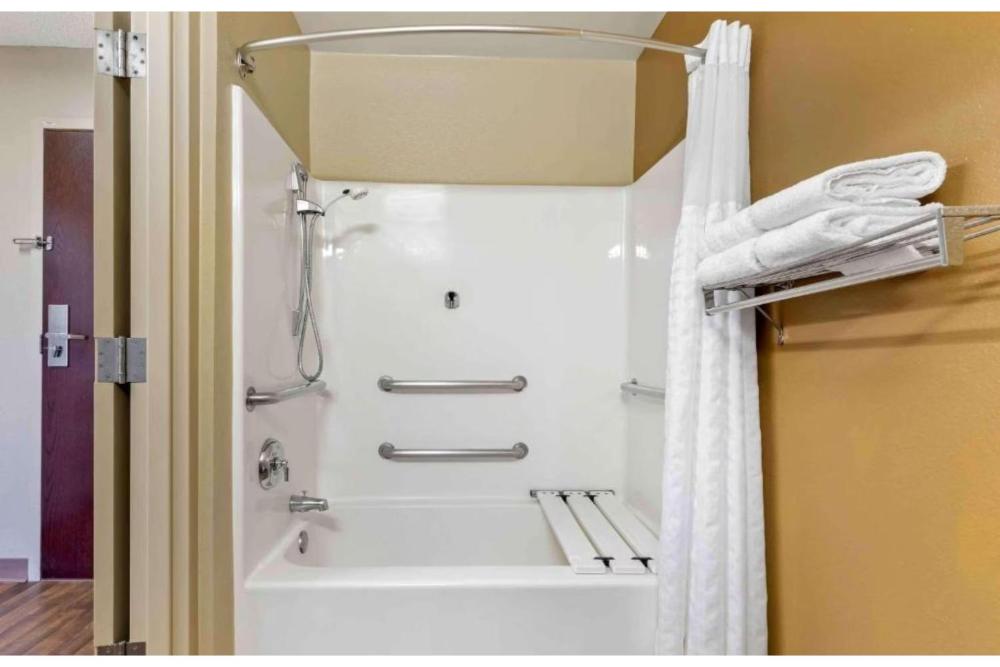 2 Full Beds | Non-Smoking, Kitchen interior